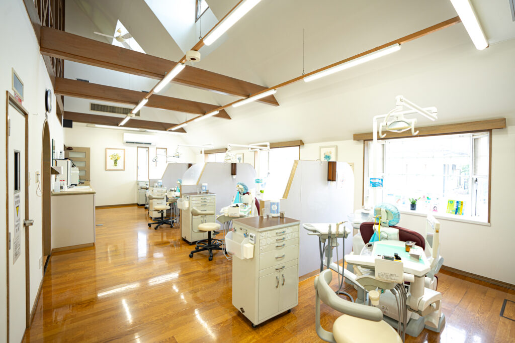岡宗歯科医院の特長：心地よい空間でリラックスして治療が受けられる